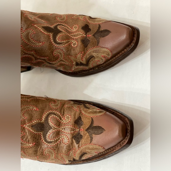 Circle G Brown Embroidered Heeled Boots - Picture 5 of 9